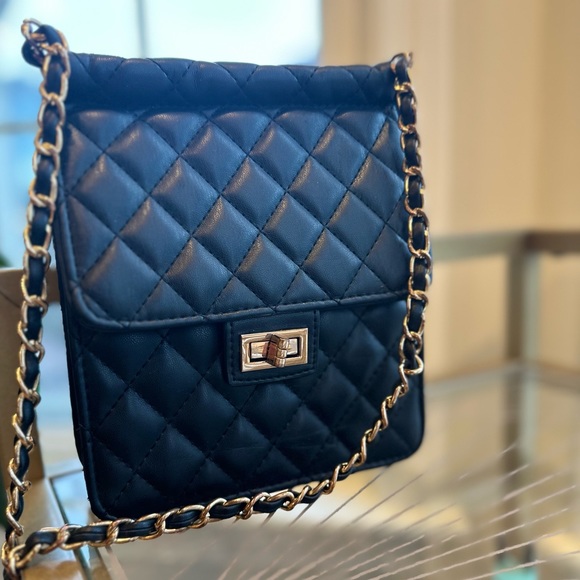 Urban Expressions Bags Quilted Faux Leather Black Gold Chain Purse